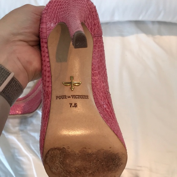 Pink Pour la Victoria Pumps - Picture 3 of 5